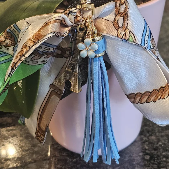 Louis Vuitton Damier Ebene 4 Key Case Holder W/Twilly, Charms, & Wristlet Added - Picture 9 of 17